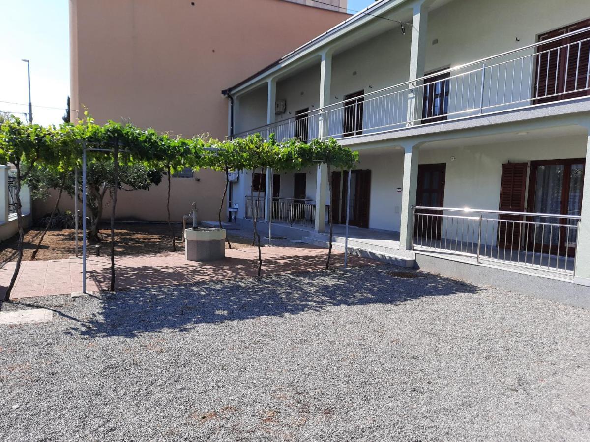 Green House Apartments Novi Vinodolski Exterior foto
